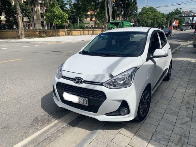 Cần bán xe Hyundai Grand i10 sản xuất năm 2018, màu trắng0