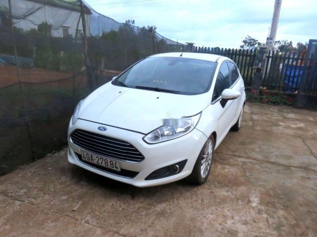 Cần bán lại xe Ford Fiesta sản xuất 2014 còn mới, giá 367tr