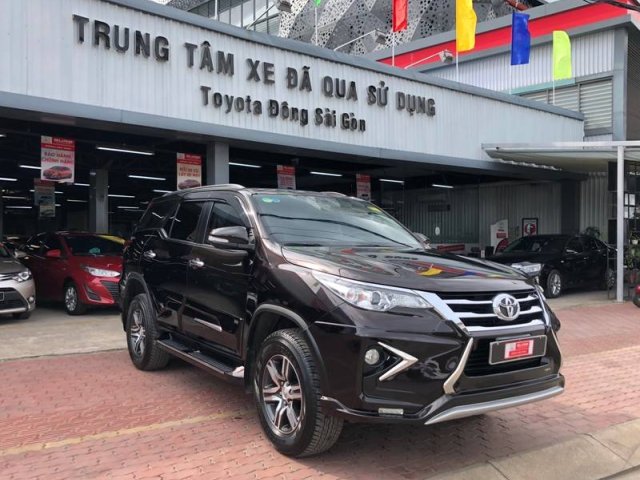 Bán xe Toyota Fortuner 2.7V đời 2017, màu đen, giá tốt