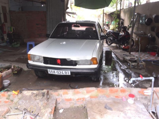 Bán xe Peugeot 305 đời 1985, màu trắng, nhập khẩu