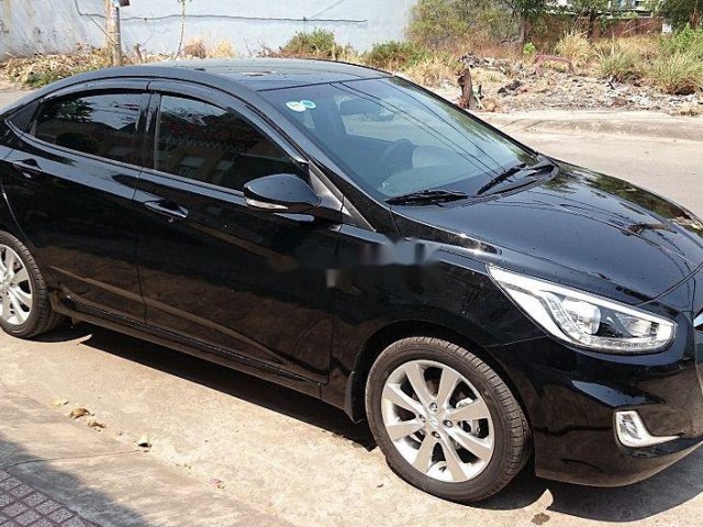 Cần bán Hyundai Accent Blue năm 2013, màu đen, nhập khẩu0