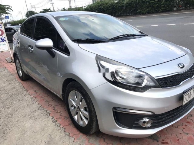 Bán ô tô Kia Rio sản xuất 2017, màu bạc, xe nhập, đẹp xuất sắc