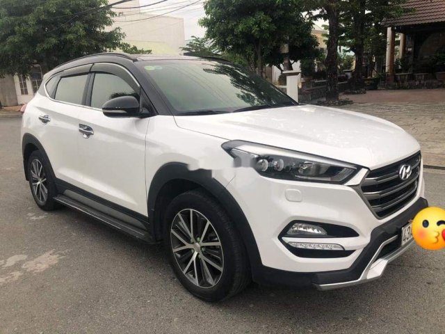 Bán Hyundai Tucson đời 2016, màu trắng, xe nhập, 1 chủ từ mới