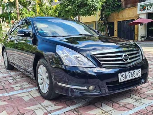 Cần bán lại xe Nissan Teana đời 2010, màu đen số tự động0