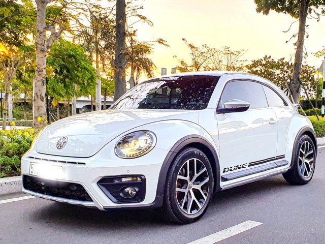 Volkswagen Beetle Dune 2.0 AT trắng, odo thấp 10.000km, đẹp độc lạ, không đụng hàng, nữ đi rất mới, bao test thoải mái0