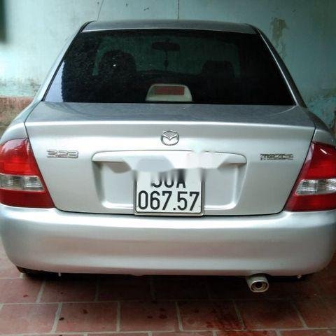 Bán Mazda 323 đời 2001, màu bạc