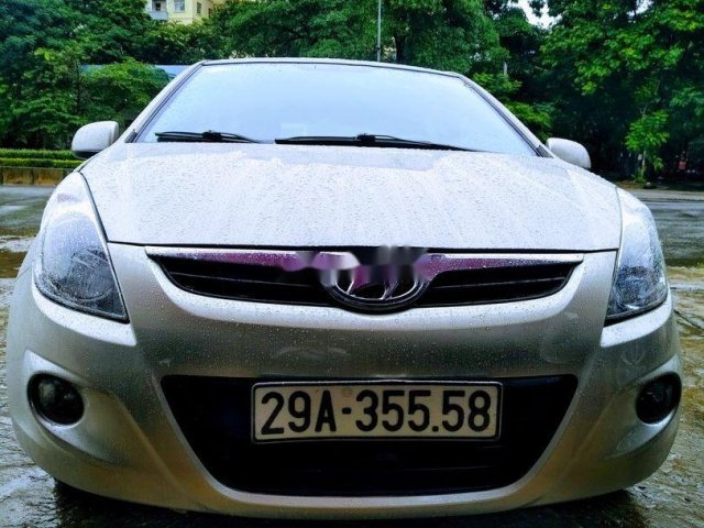 Cần bán xe Hyundai i20 đời 2011, màu bạc, xe nhập