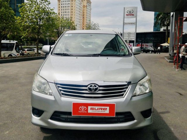 Bán Toyota Innova đời 2013, màu bạc, xe chính chủ0