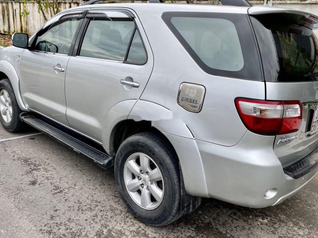 Bán Toyota Fortuner sản xuất năm 2009, màu bạc 