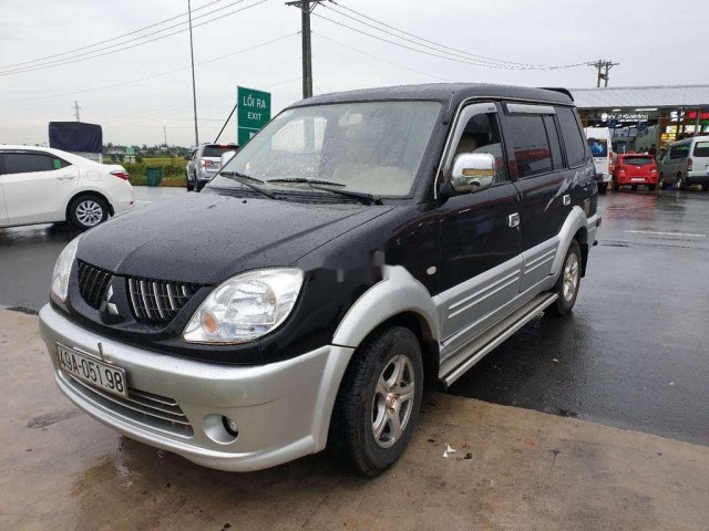 Cần bán Mitsubishi Jolie đời 2004, màu đen