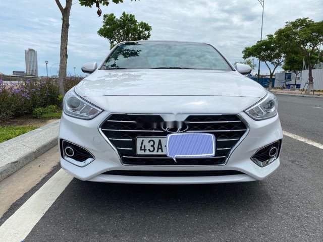 Cần bán xe Hyundai Accent năm 2018, màu trắng, nhập khẩu, giá tốt