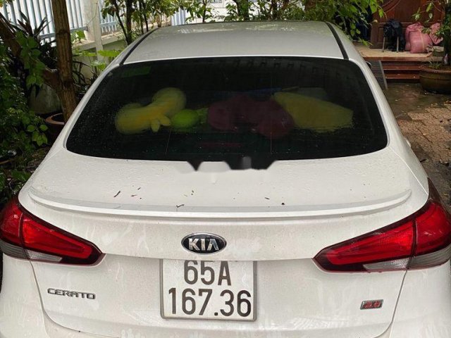 Cần bán gấp Kia Cerato 2018, màu trắng, xe nhập0