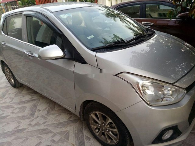 Cần bán gấp Hyundai Grand i10 năm sản xuất 2014, màu bạc, giá tốt