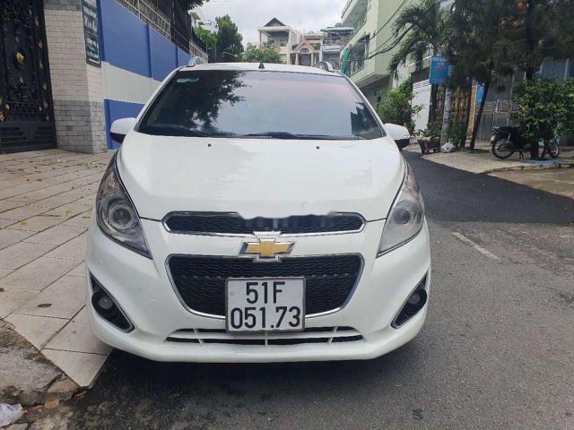 Cần bán lại xe Chevrolet Spark sản xuất 2015, màu trắng  