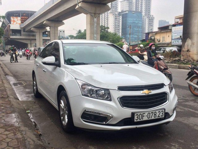 Cần bán xe Chevrolet Cruze 2018, màu trắng