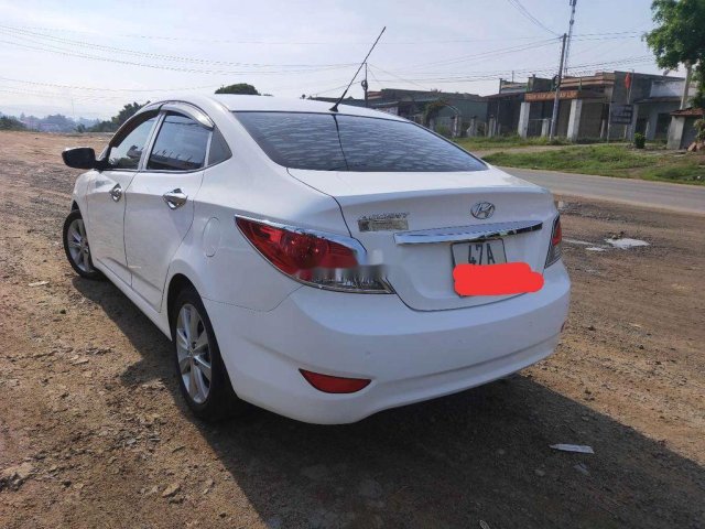 Bán ô tô Hyundai Accent 2014, màu trắng, xe nhập 