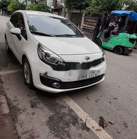 Cần bán Kia Rio sản xuất 2016, màu trắng, nhập khẩu xe gia đình, 360tr0