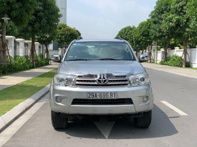 Bán ô tô Toyota Fortuner đời 2010, màu bạc 0