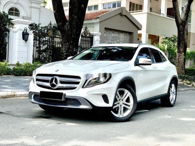 Cần bán gấp Mercedes GLA200 sản xuất năm 2015, màu trắng, xe nhập0