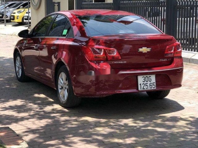 Bán xe Chevrolet Cruze LT 2017, màu đỏ số sàn, giá 365tr0