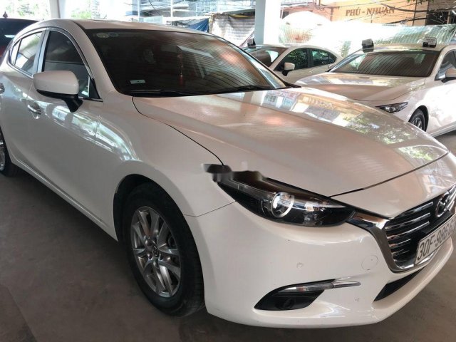 Bán Mazda 3 năm 2018, màu trắng0