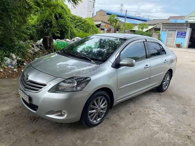 Bán Toyota Vios 1.5E đời 2013, màu bạc còn mới, giá tốt0