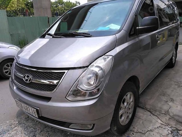 Cần bán gấp Hyundai Grand Starex 2.5 MT năm 2012, màu xám, xe nhập còn mới, giá 330tr0