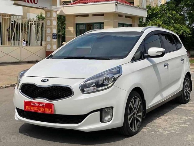 Bán xe Kia Rondo sản xuất năm 2016, màu trắng còn mới