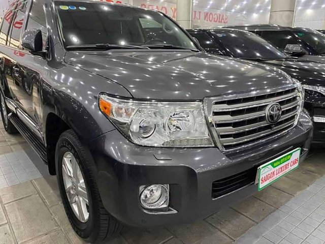 Cần bán Toyota Land Cruiser 5.7 V8 sản xuất năm 2015, màu xám, nhập khẩu nguyên chiếc 