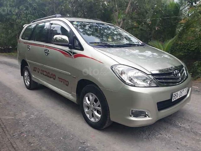 Bán xe Toyota Innova 2.0 G đời 2006, màu bạc còn mới0