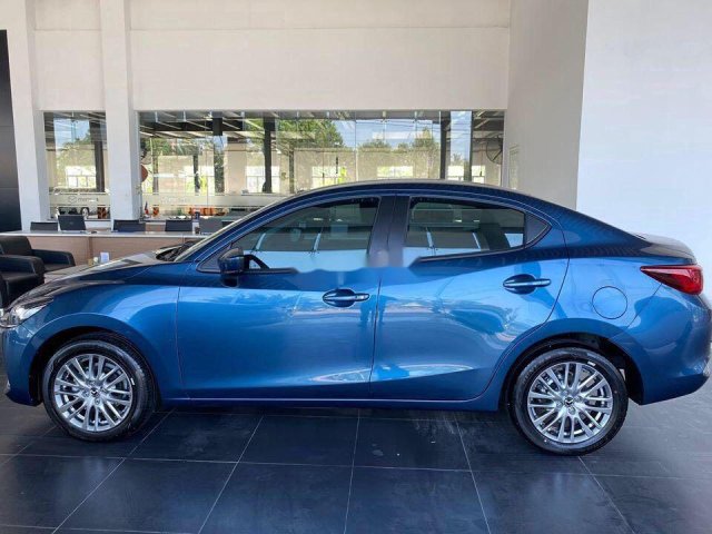 Cần bán Mazda 2 sản xuất năm 2020, màu xanh lam, xe nhập
