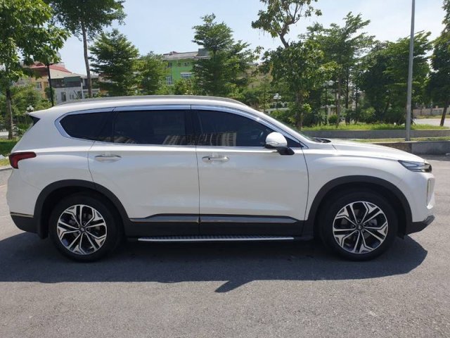 Bán xe Hyundai Santa Fe đời 2019, màu trắng, xe nhập như mới0