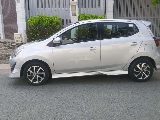 Cần bán gấp Toyota Wigo sản xuất năm 2018, màu bạc, xe nhập, 335 triệu0