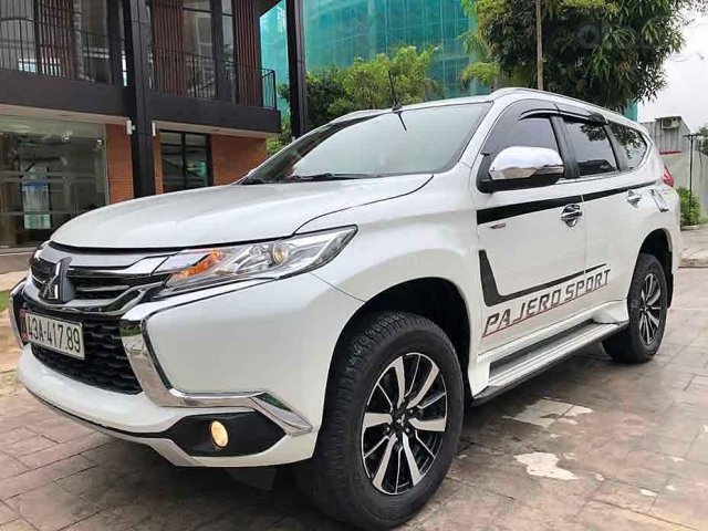 Bán ô tô Mitsubishi Pajero Sport năm sản xuất 2019, màu trắng, xe nhập còn mới 