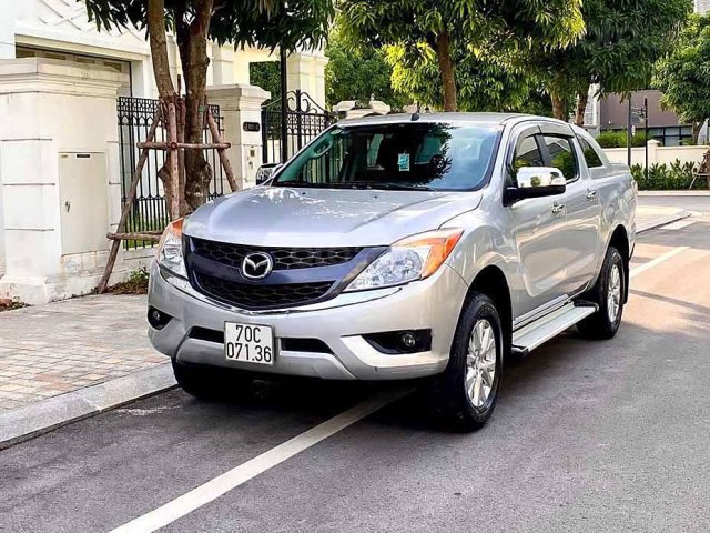 Bán Mazda BT 50 sản xuất năm 2015, màu bạc, nhập khẩu  