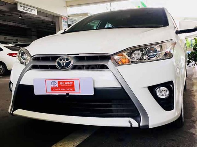 Cần bán Toyota Yaris 1.5G sản xuất 2017, màu trắng, xe nhập 0