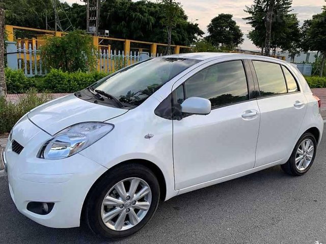 Bán Toyota Yaris năm 2009, màu trắng, nhập khẩu Nhật Bản số tự động, 320tr0