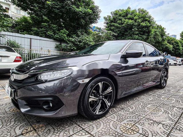 Bán Honda Civic sản xuất 2017, màu đen, nhập khẩu nguyên chiếc còn mới