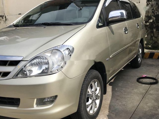 Cần bán Toyota Innova G năm sản xuất 2007, màu vàng cát còn mới  