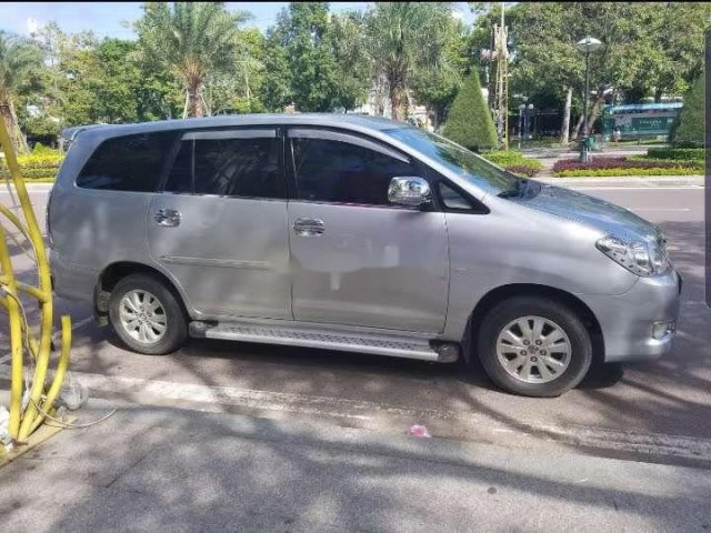 Bán ô tô Toyota Innova đời 2010, màu bạc còn mới