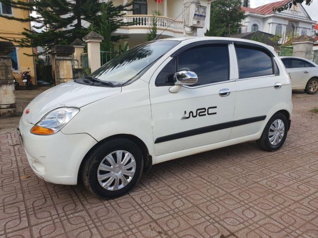 Cần bán xe Chevrolet Spark năm sản xuất 2010, màu trắng0