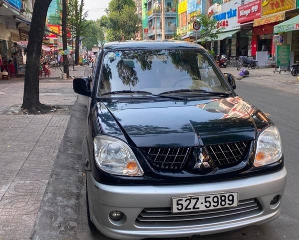 Cần bán Mitsubishi Jolie sản xuất 2006, màu đen còn mới0