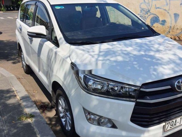 Cần bán Toyota Innova đời 2017, màu trắng, nhập khẩu nguyên chiếc còn mới