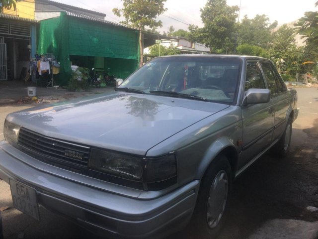 Cần bán xe Nissan Bluebird 2.0 đời 1989, màu xám, nhập khẩu  0