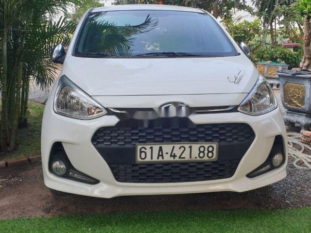 Bán Hyundai Grand i10 1.2AT sx 2017, màu trắng còn mới0