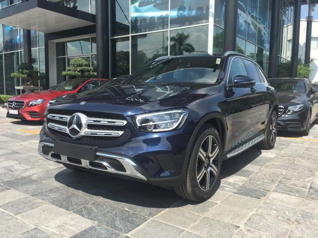 Mercedes GLC 300 sản xuất năm 2020 - giảm ngay 50% thuế trước bạ - mua xe chính hãng giá tốt nhất tại đây0