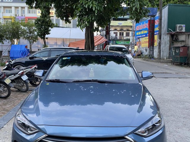 Cần bán lại xe Hyundai Elantra năm 2017, màu xanh lam, xe gia đình, giá chỉ 600 triệu đồng