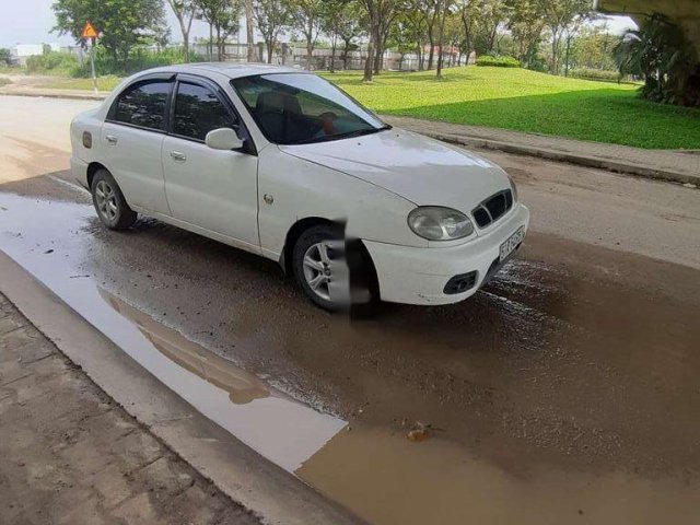 Cần bán xe Daewoo Lanos đời 2004, màu trắng, xe nhập