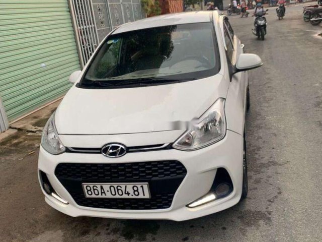 Cần bán lại xe Hyundai Grand i10 năm sản xuất 2017, màu trắng, nhập khẩu