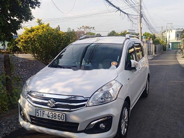 Bán Suzuki Ertiga sản xuất năm 2010, màu trắng, nhập khẩu